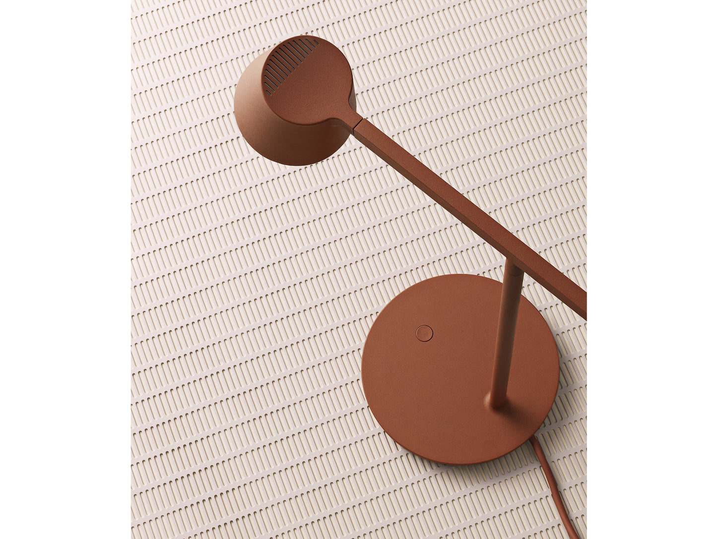 Copper Brown Tip Table Lamp by Muuto