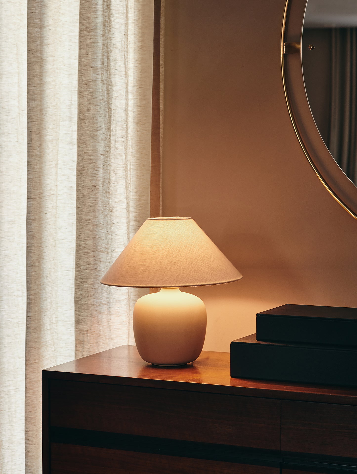 Torso Table Lamp 37 by Menu