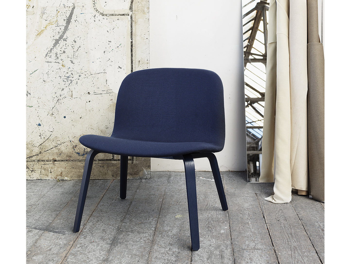 Visu Lounge Chair Upholstered