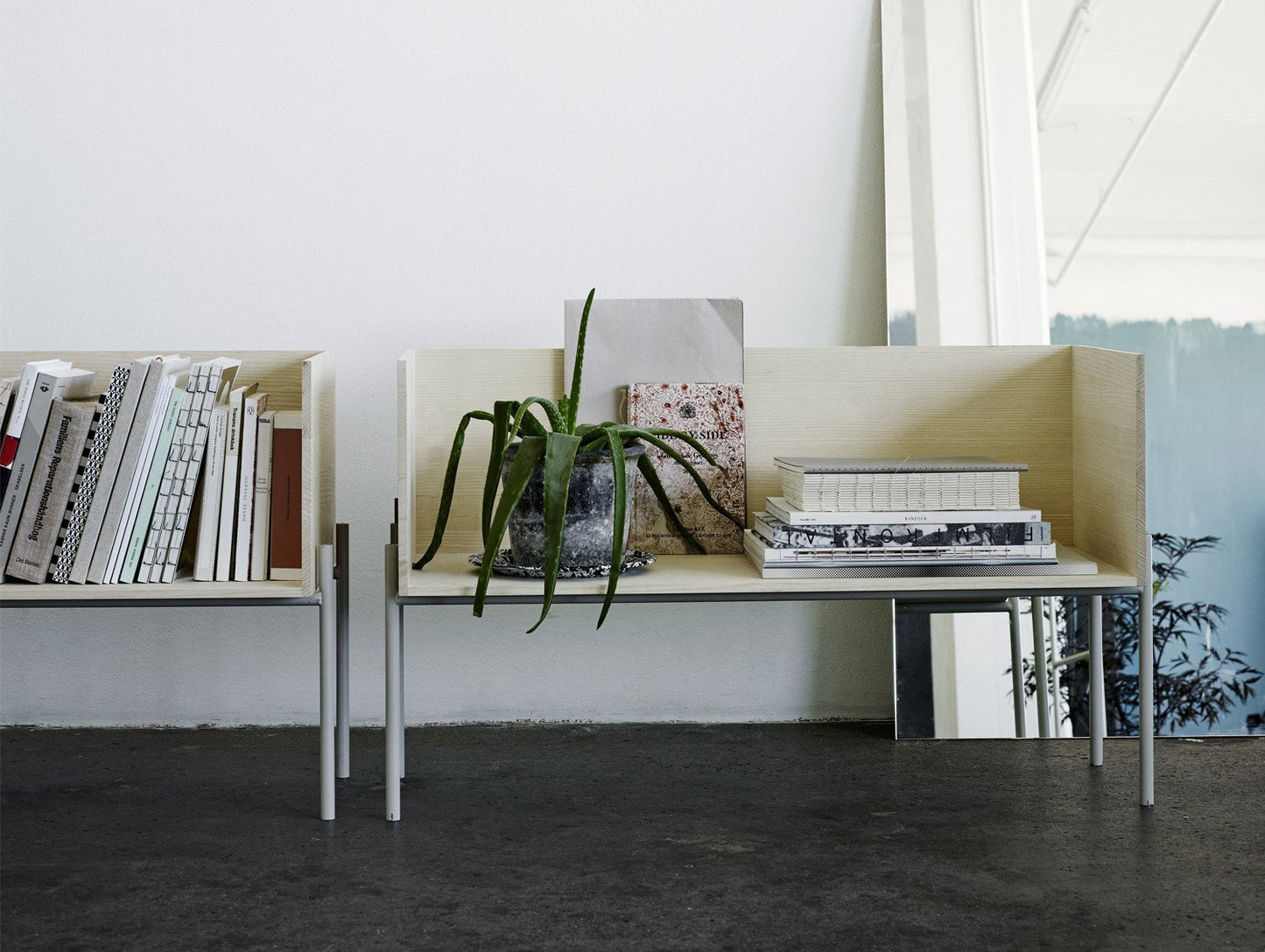 Skagerak Vivlio Shelves - Silk Grey Frames and Oak Shelves