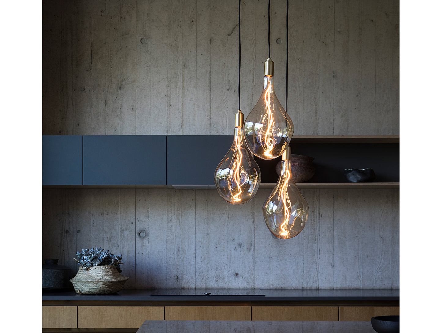 Voronoi III - 5 Watt Tinted LED bulb by Tala