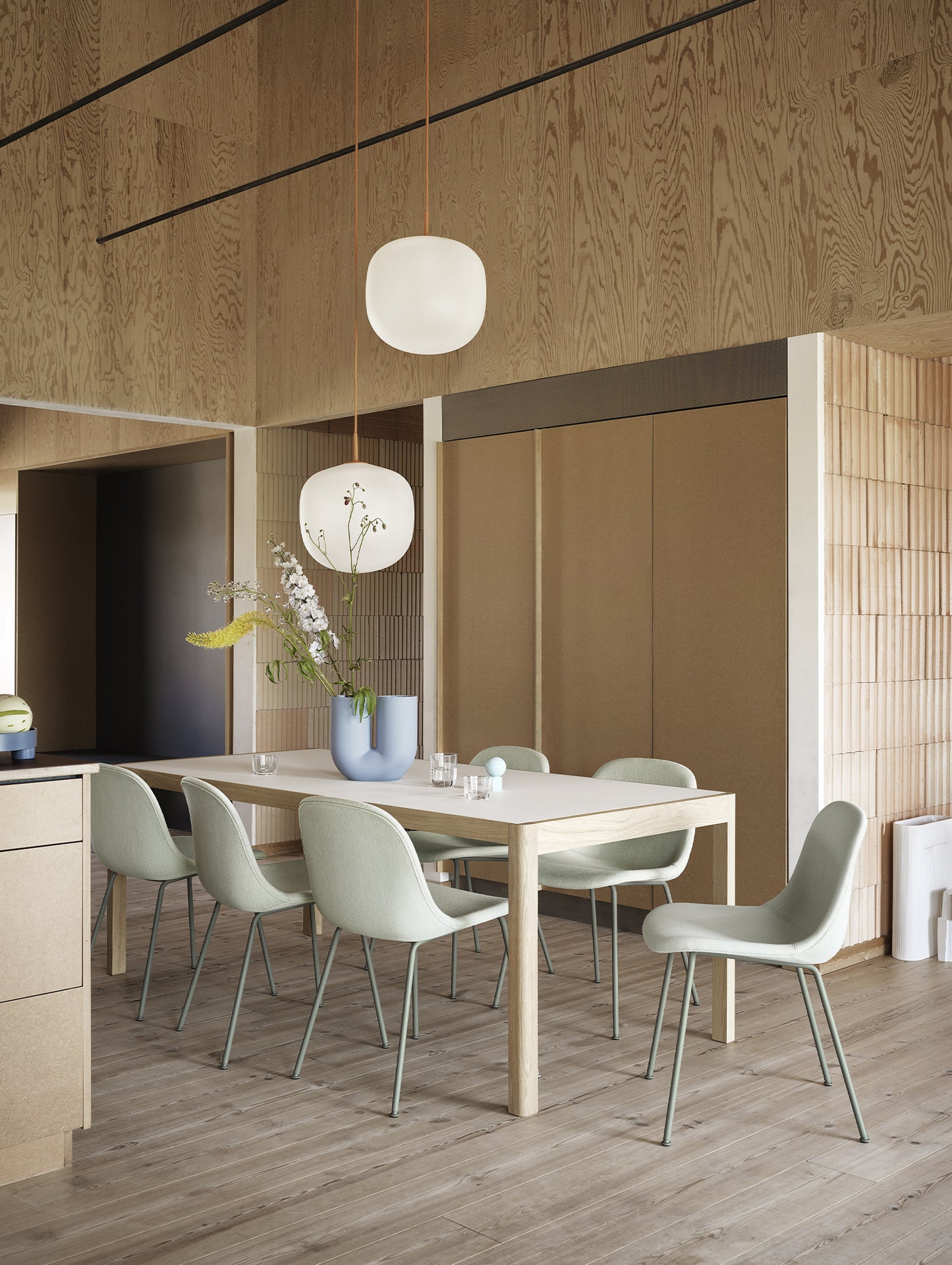 Workshop Table by Muuto -200 x 92 cm / Warm Grey Linoleum Top with Lacquered Oak Base