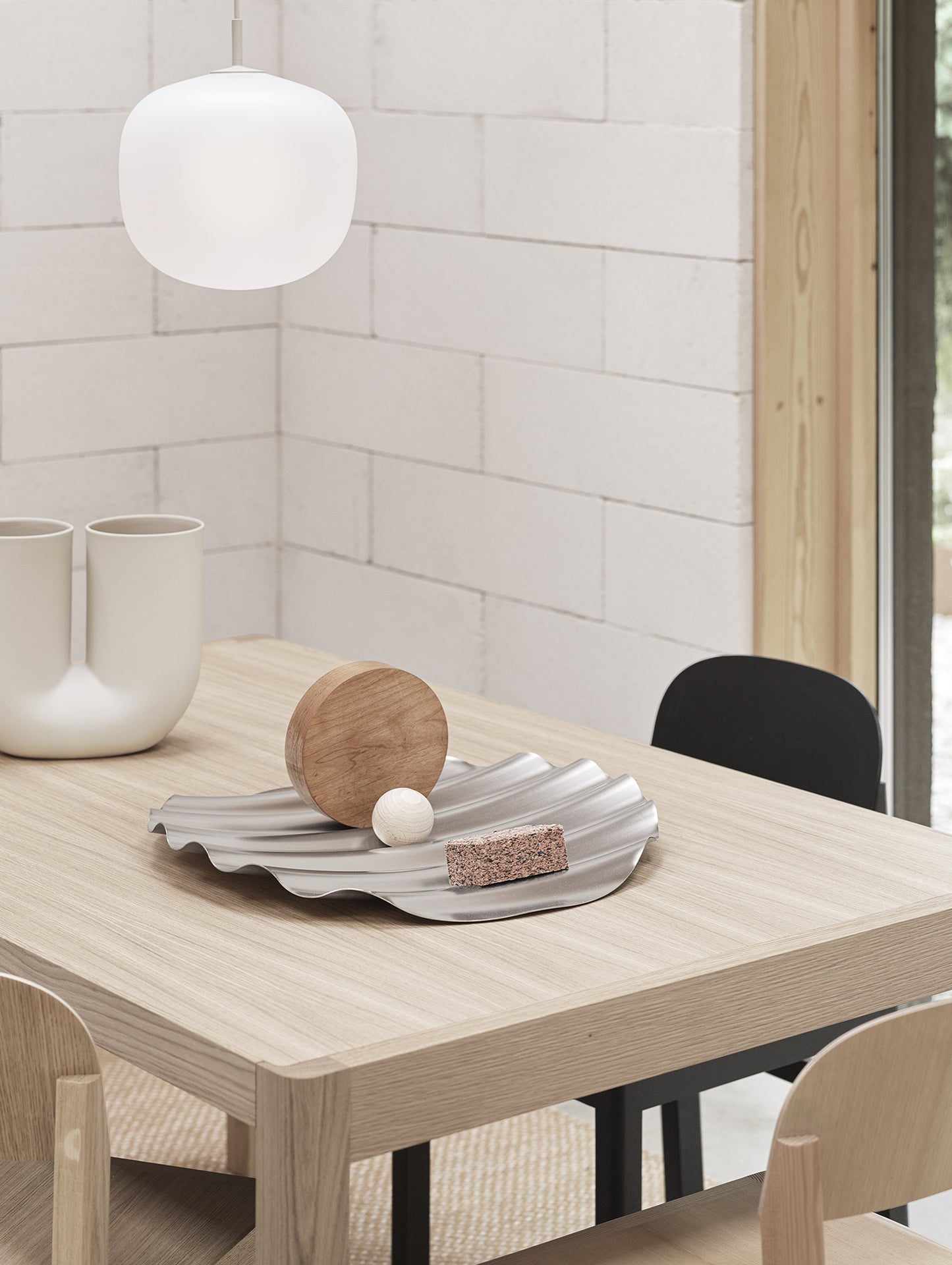 Workshop Table by Muuto - 140 x 92 cm / Oak Veneer Top with Lacquered Oak Base