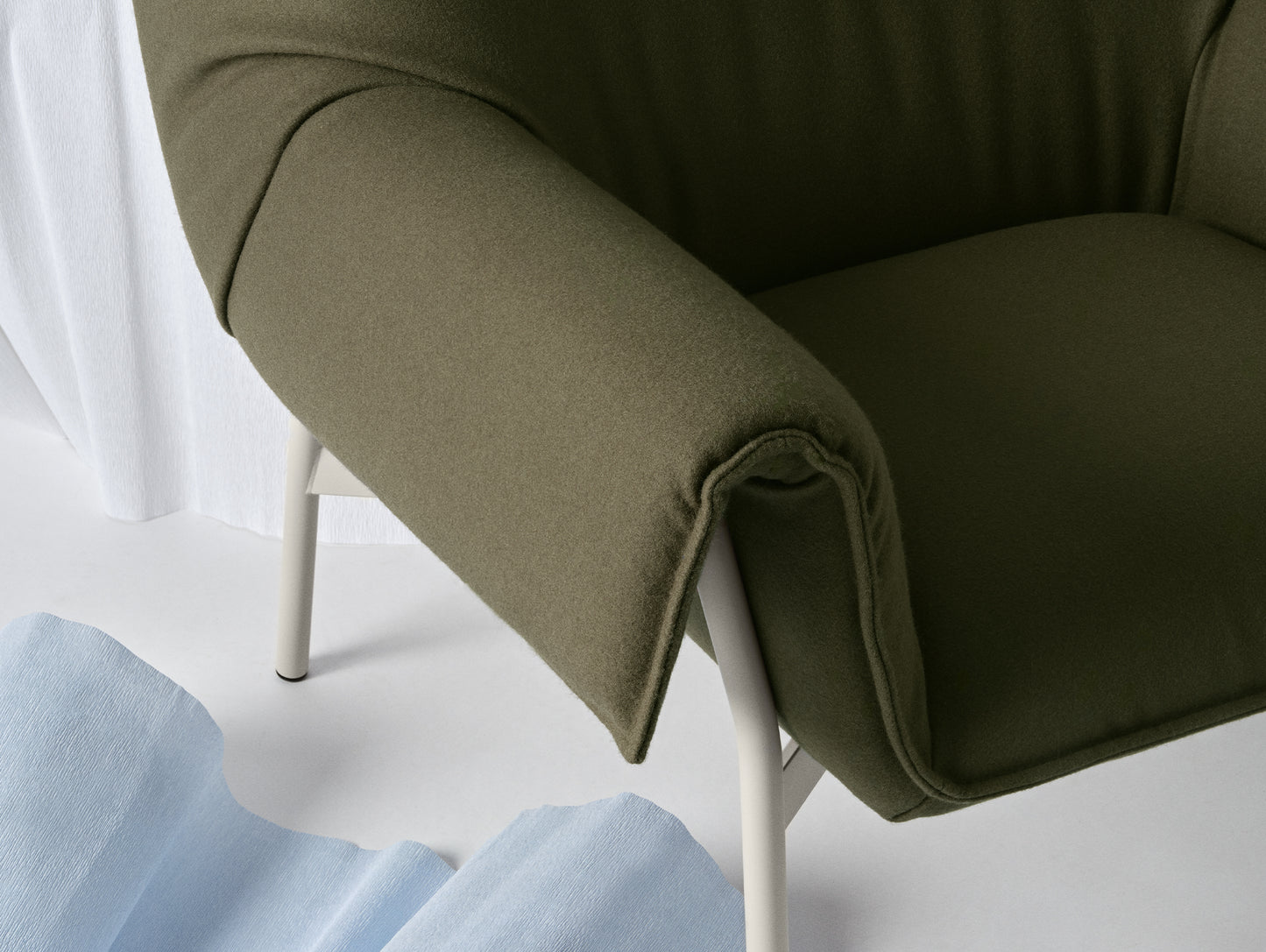 Wrap Lounge Chair by Muuto - Divina 984 / Grey Base