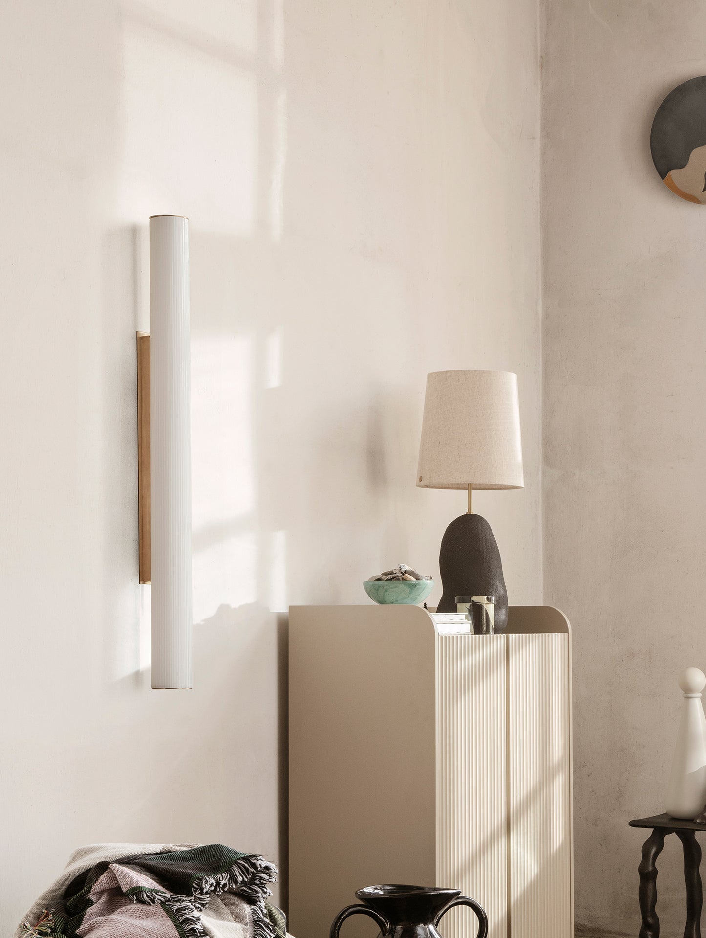 Vuelta Wall Lamp by Ferm Living - 100 cm / Brass