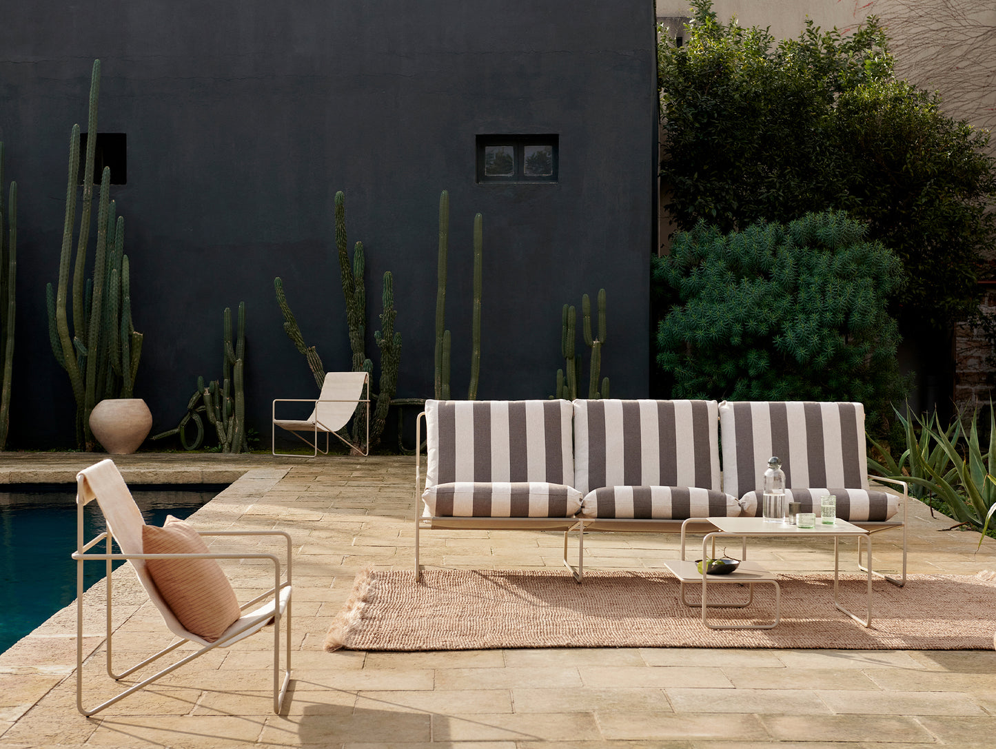 Desert Chair by Ferm Living - Cloud / Cashmere Frame