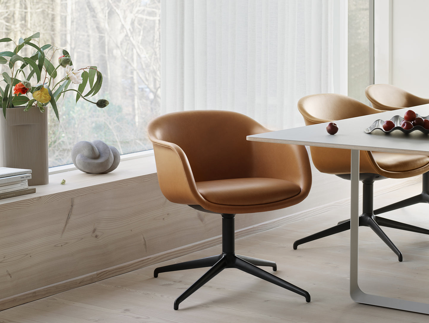 Fiber Conference Armchair with Swivel Base by Muuto - Cognac Refine Leather