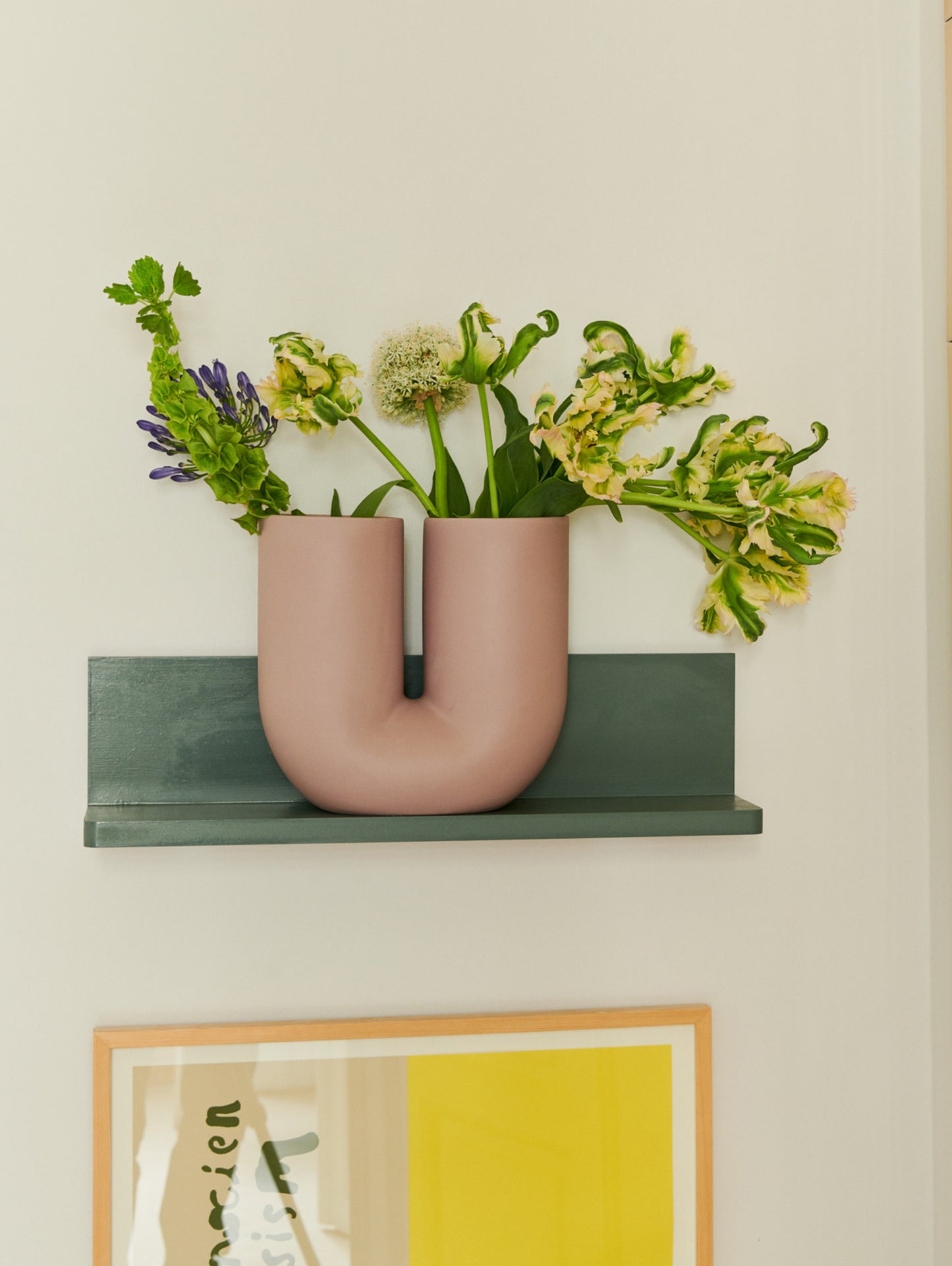 Kink Vase by Muuto