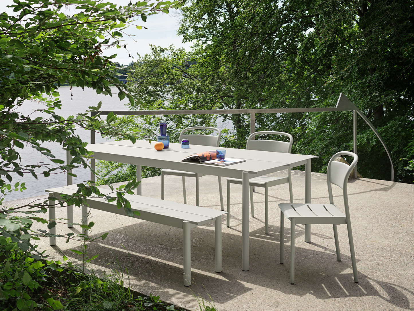 Muuto Linear Table 220 cm- Grey