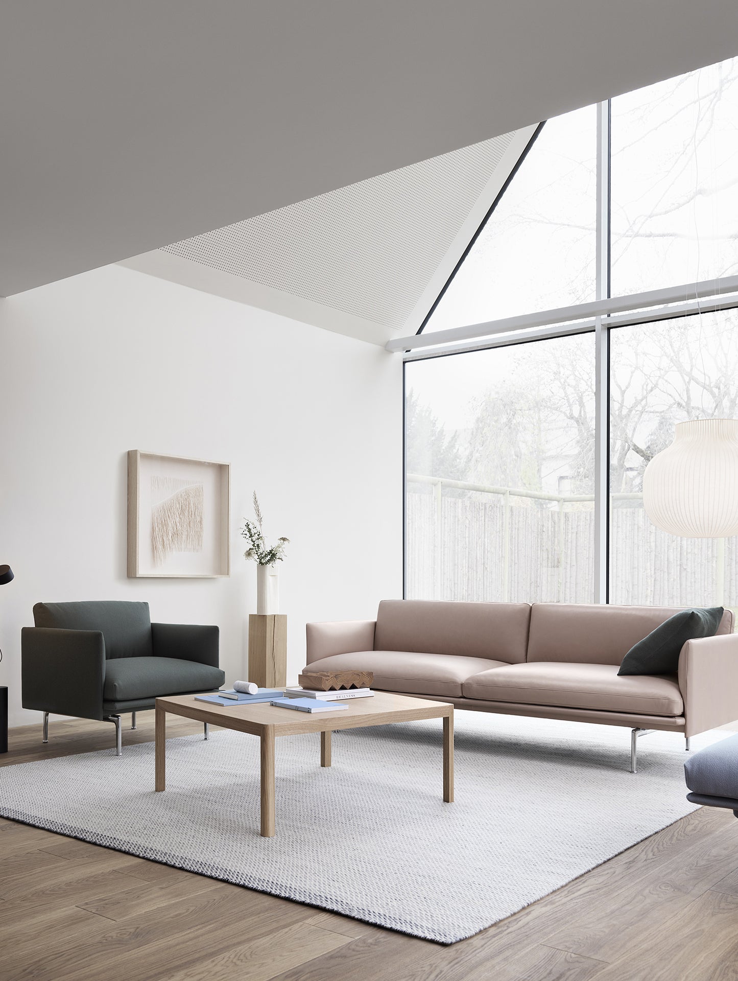 Workshop Coffee Table by Muuto - 86 x 86 cm / Lacquered Oak