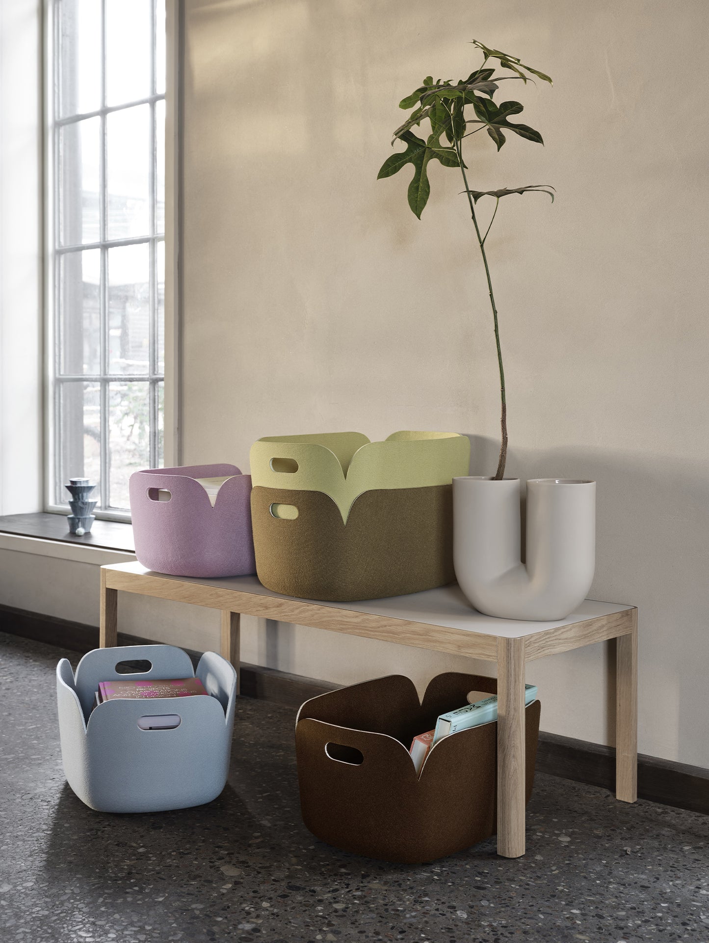 Workshop Coffee Table by Muuto - 120 x 43 cm / Warm Grey Linoleum Top with Lacquered Oak Base