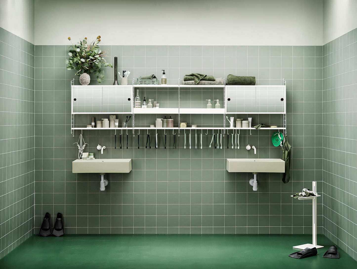 String System Mirror Cabinet by String
