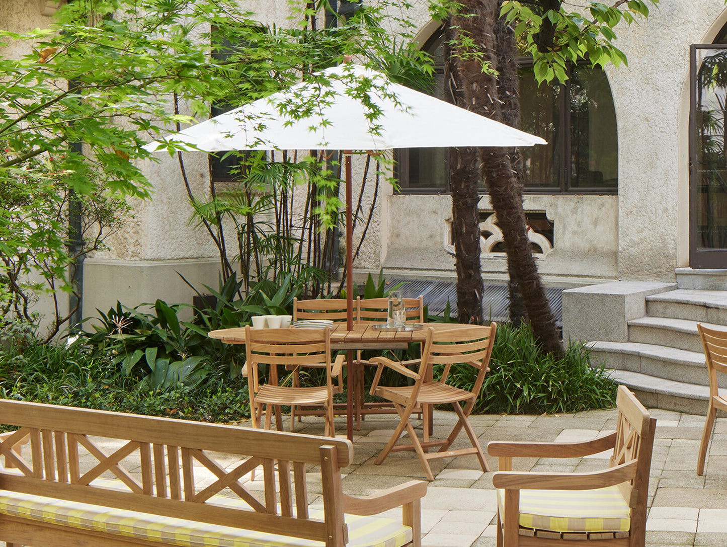 Selandia Extendable Table by Fritz Hansen