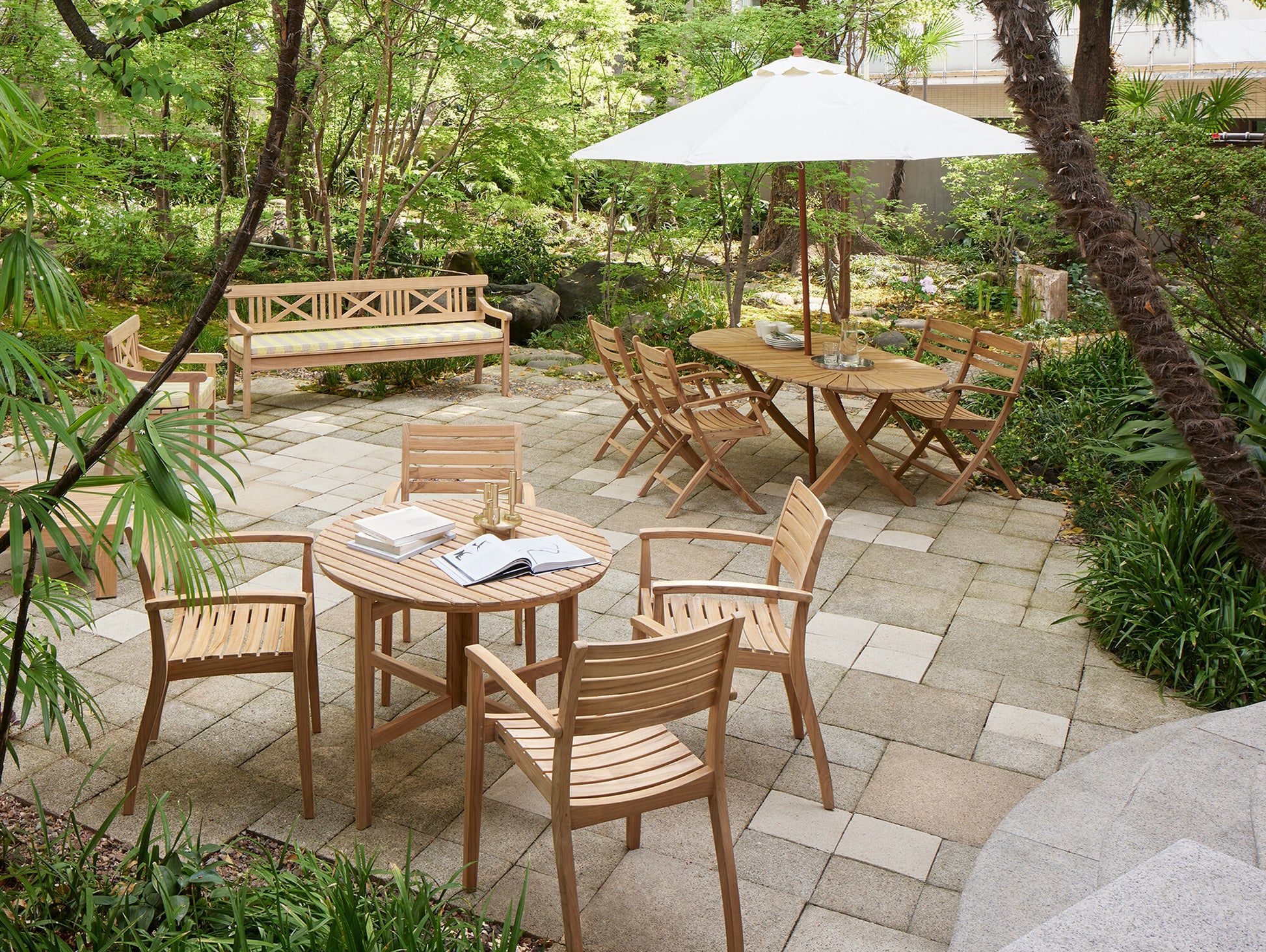 Selandia Table - Round by Fritz Hansen