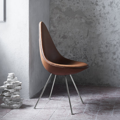 Drop Dining Chair 3110 by Fritz Hansen - Walnut Grace Leather / Chromed Steel