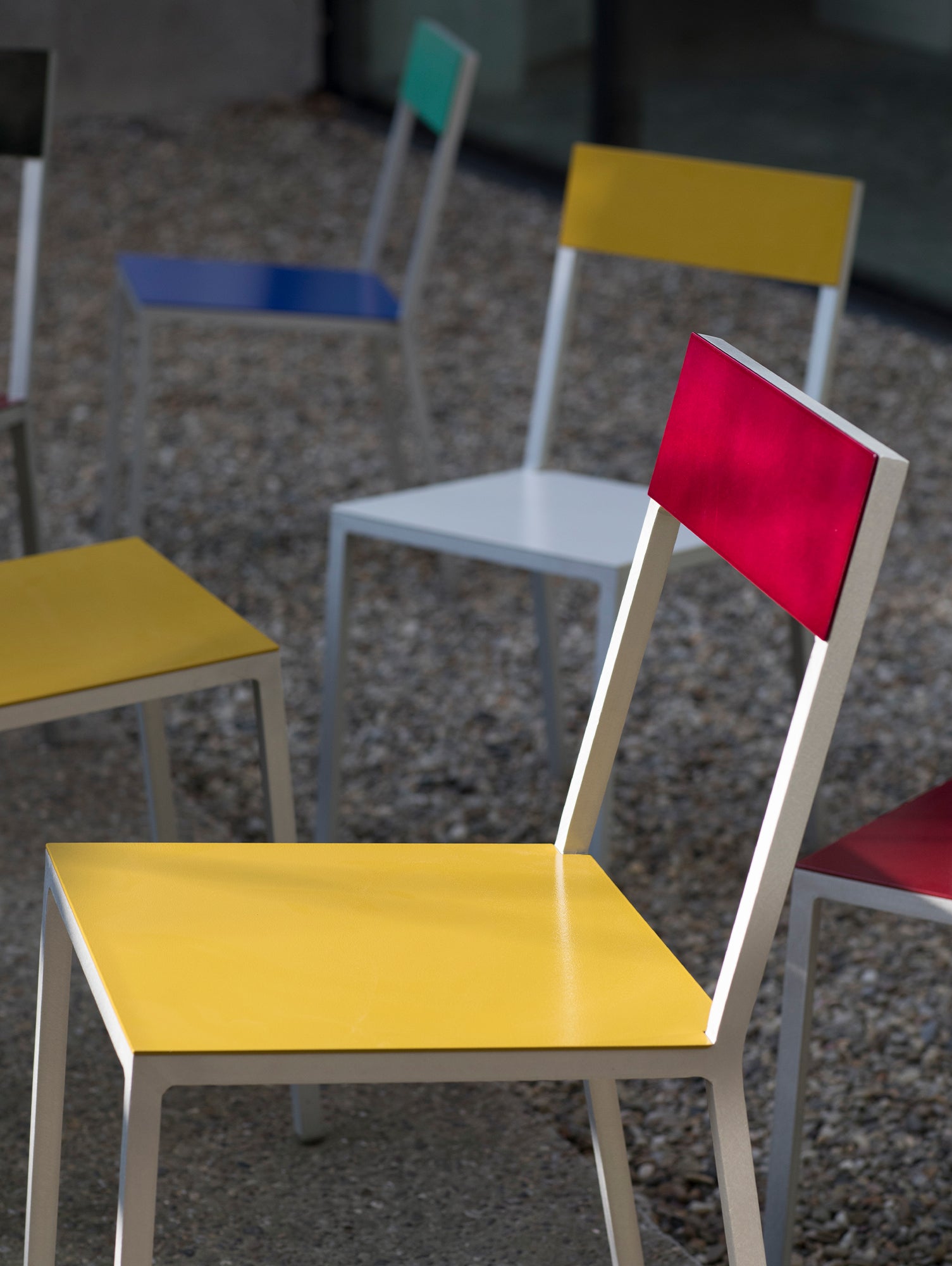Alu Chair by Valerie Objects - Curry Seat / Red Back
