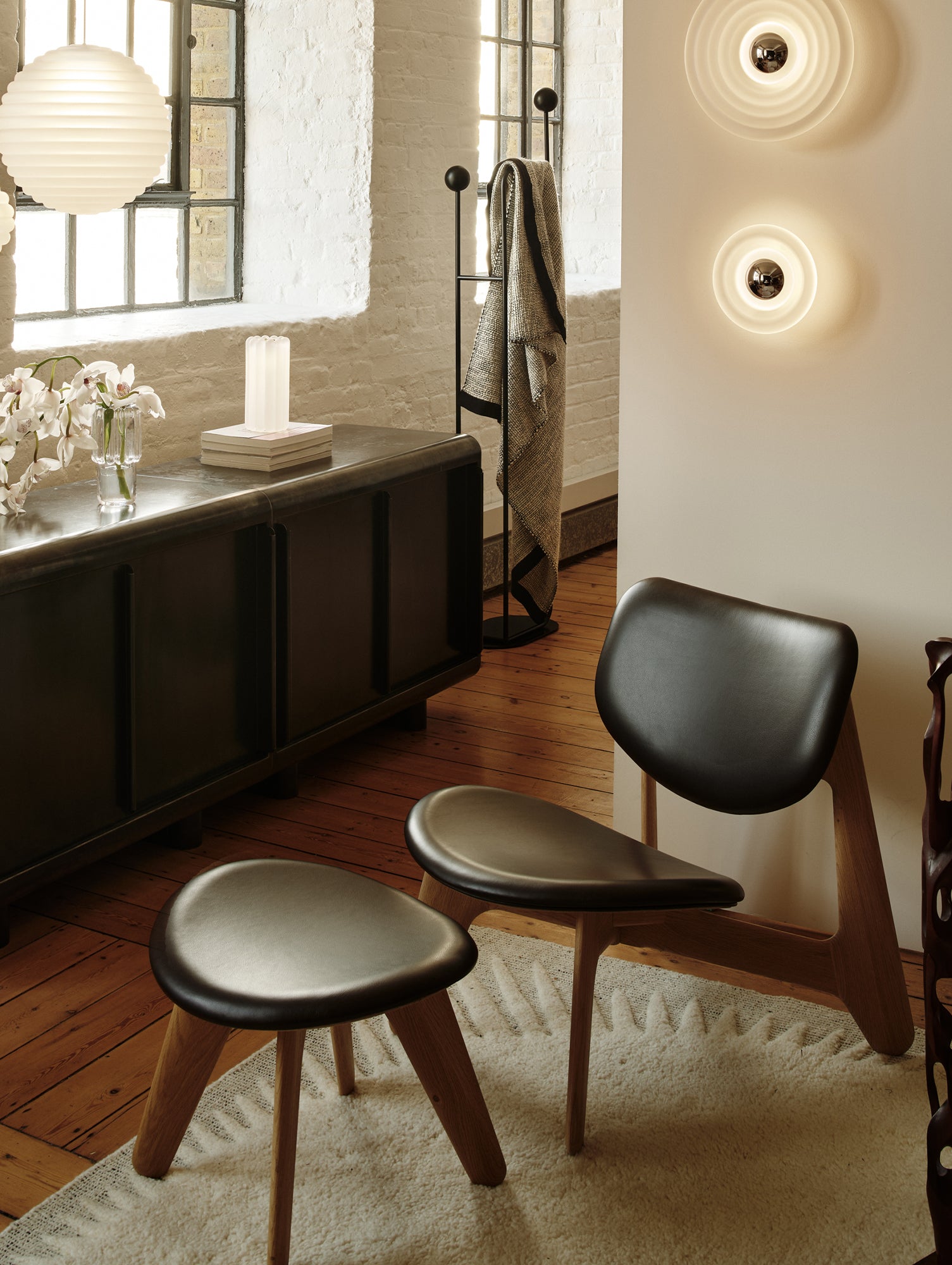 Slab Lounge Chair by Tom Dixon - Natural Oak / Leather Choko