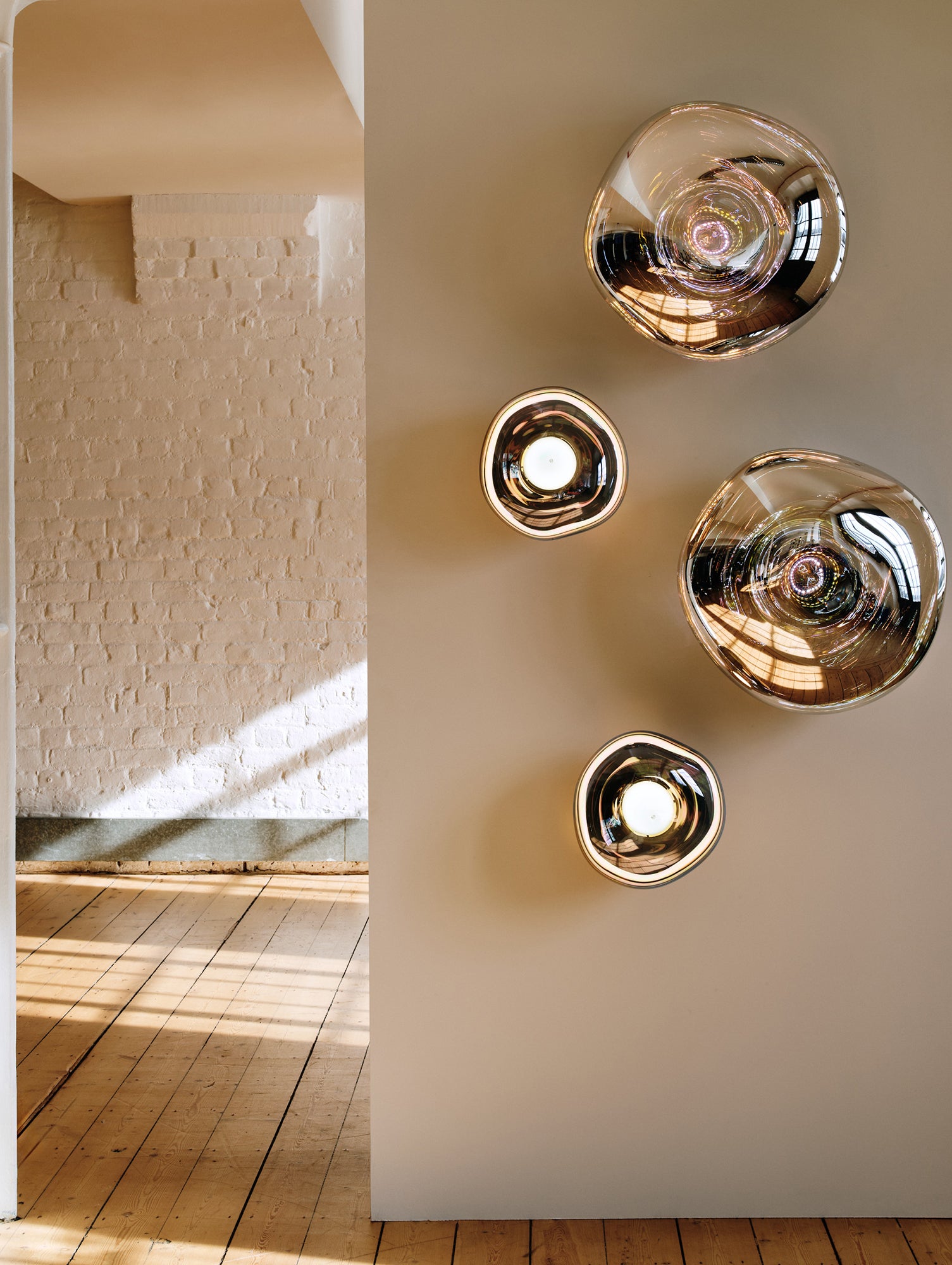 Melt Surface LED Wall Lamp by Tom Dixon – Really Well Made