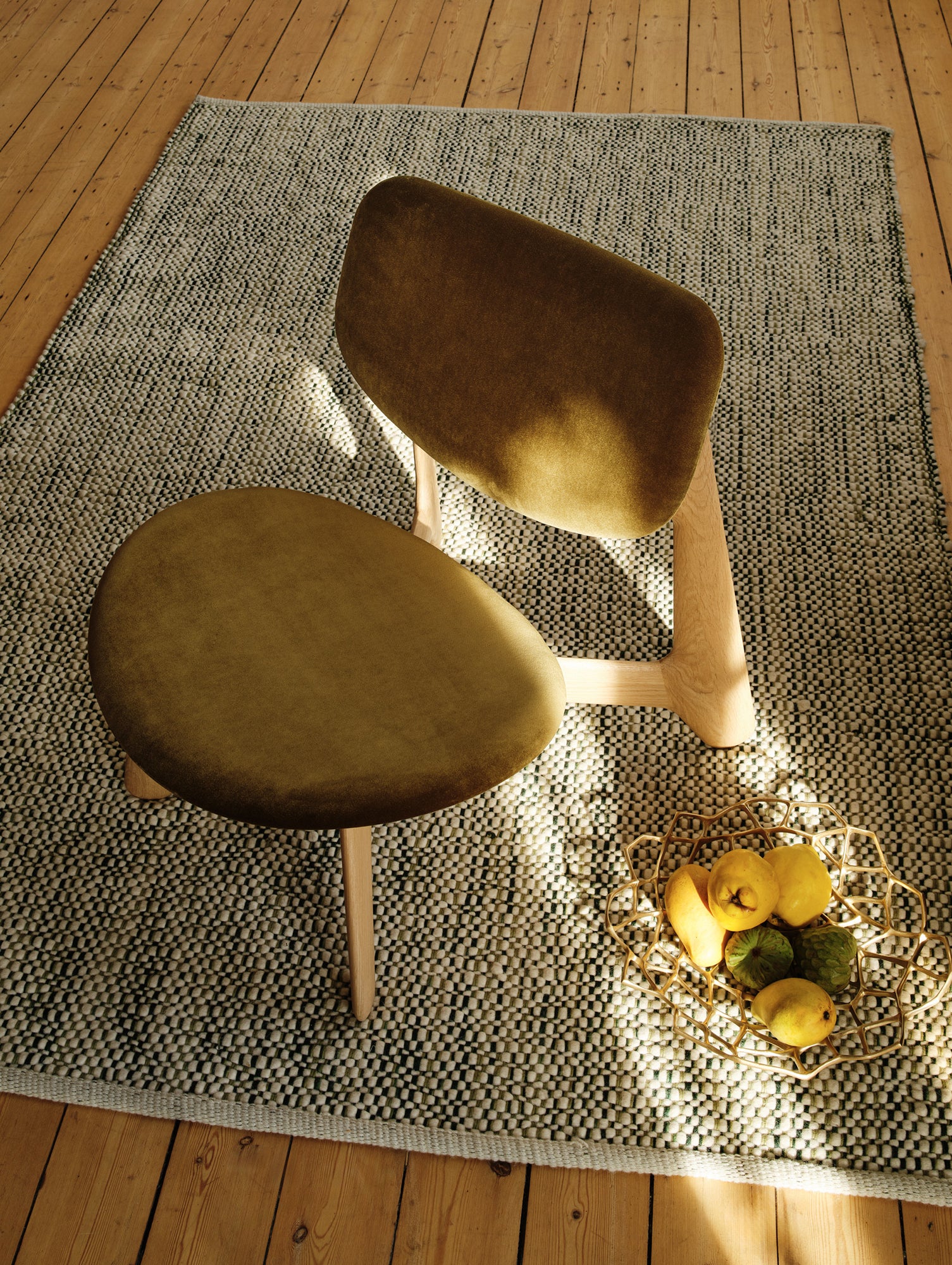 Slab Lounge Chair by Tom Dixon - Natural Oak / Royal Velvet 162