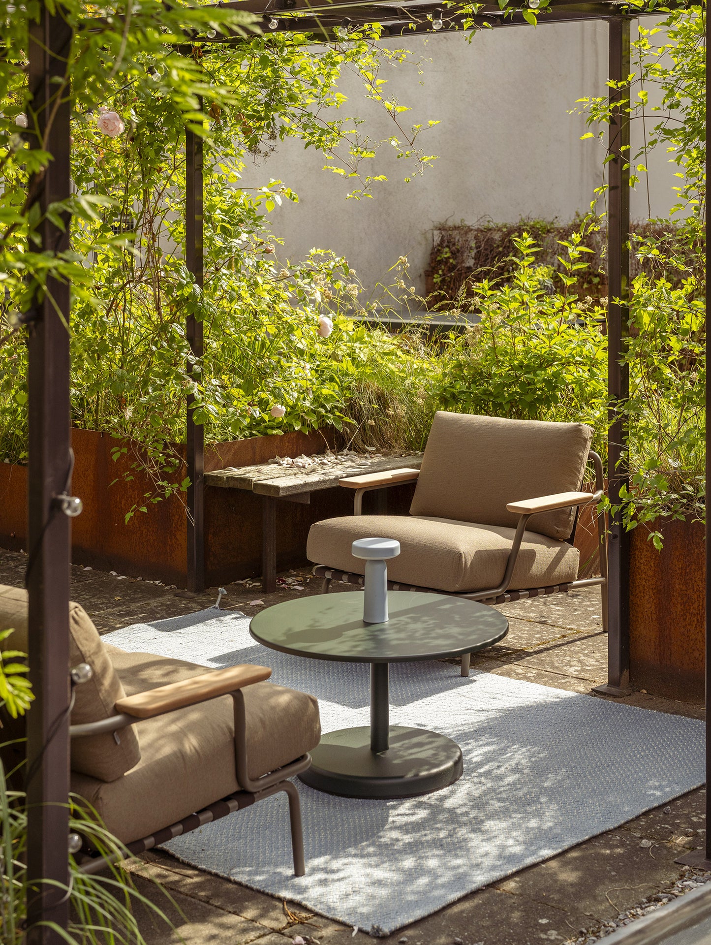 Linear Steel Coffee Table by Muuto - D70 H40