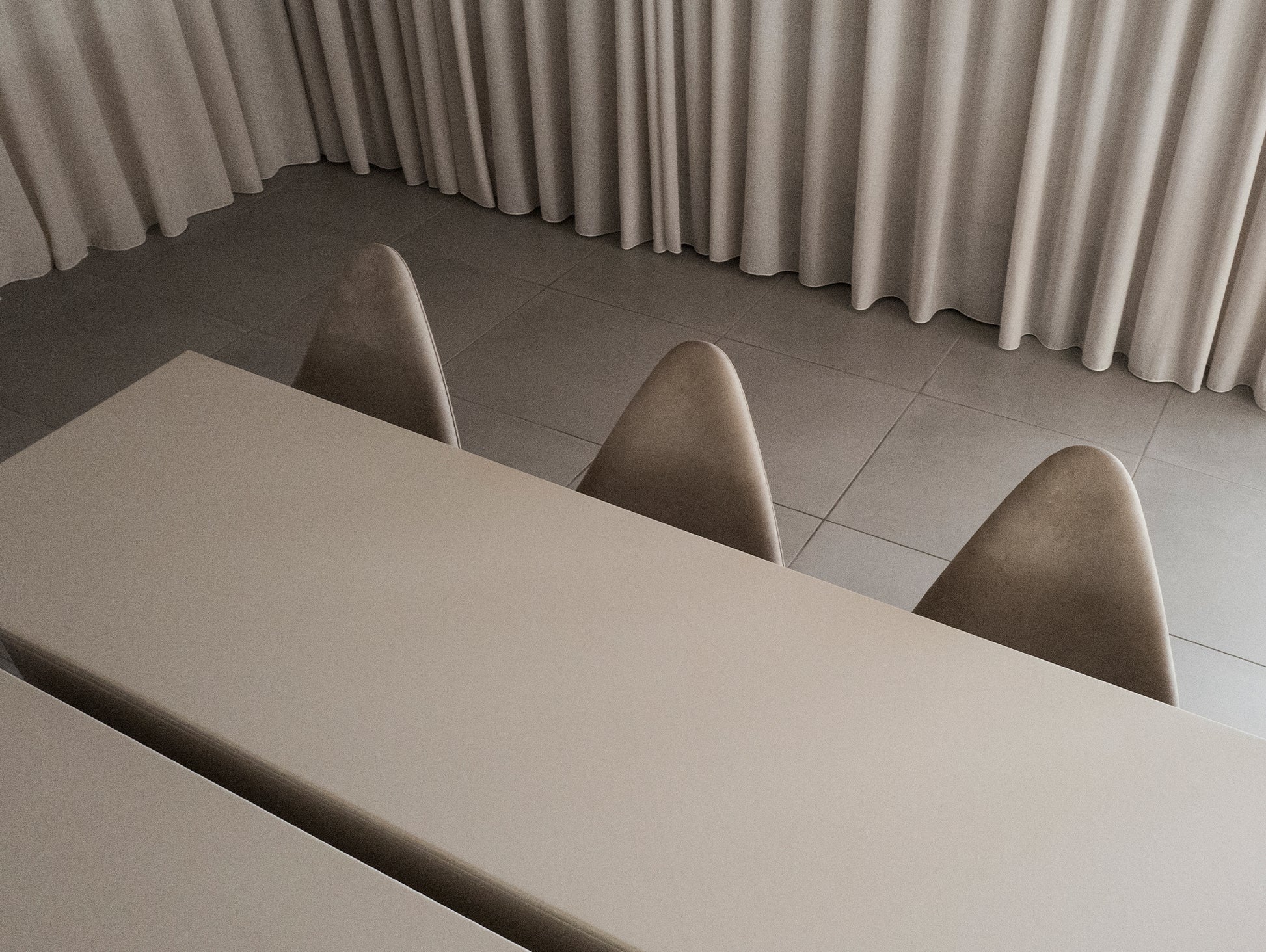 Drop Dining Chair 3110 by Fritz Hansen 