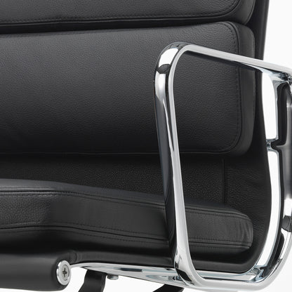 Soft Pad Work Chair EA 217 by Vitra - Chromed Aluminium / Seat: Nero Leather / Back: Plano Nero (L20)