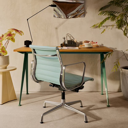 Compas Direction Desk by Vitra – Really Well Made