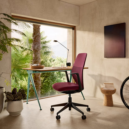 Compas Direction Desk by Vitra – Really Well Made