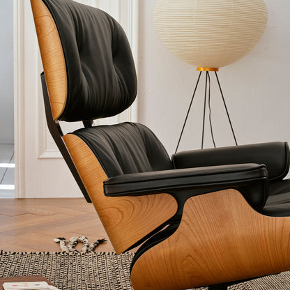 Eames Lounge Chair by Vitra - American Cherry / Leather Premium F66 Nero