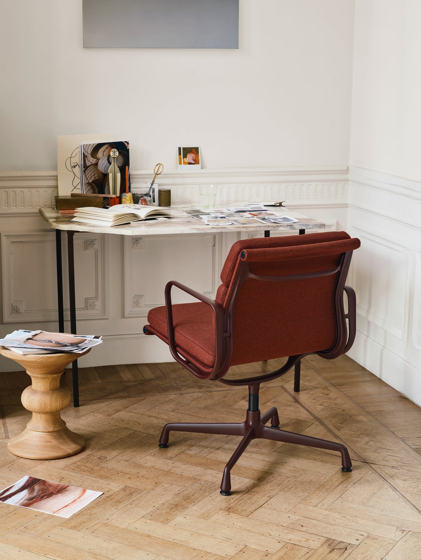 Soft Pad Conference Chair EA 208 by Vitra - Dark Bordeaux Powder-Coated Aluminium / Cosy 2 Chestnut (F80)
