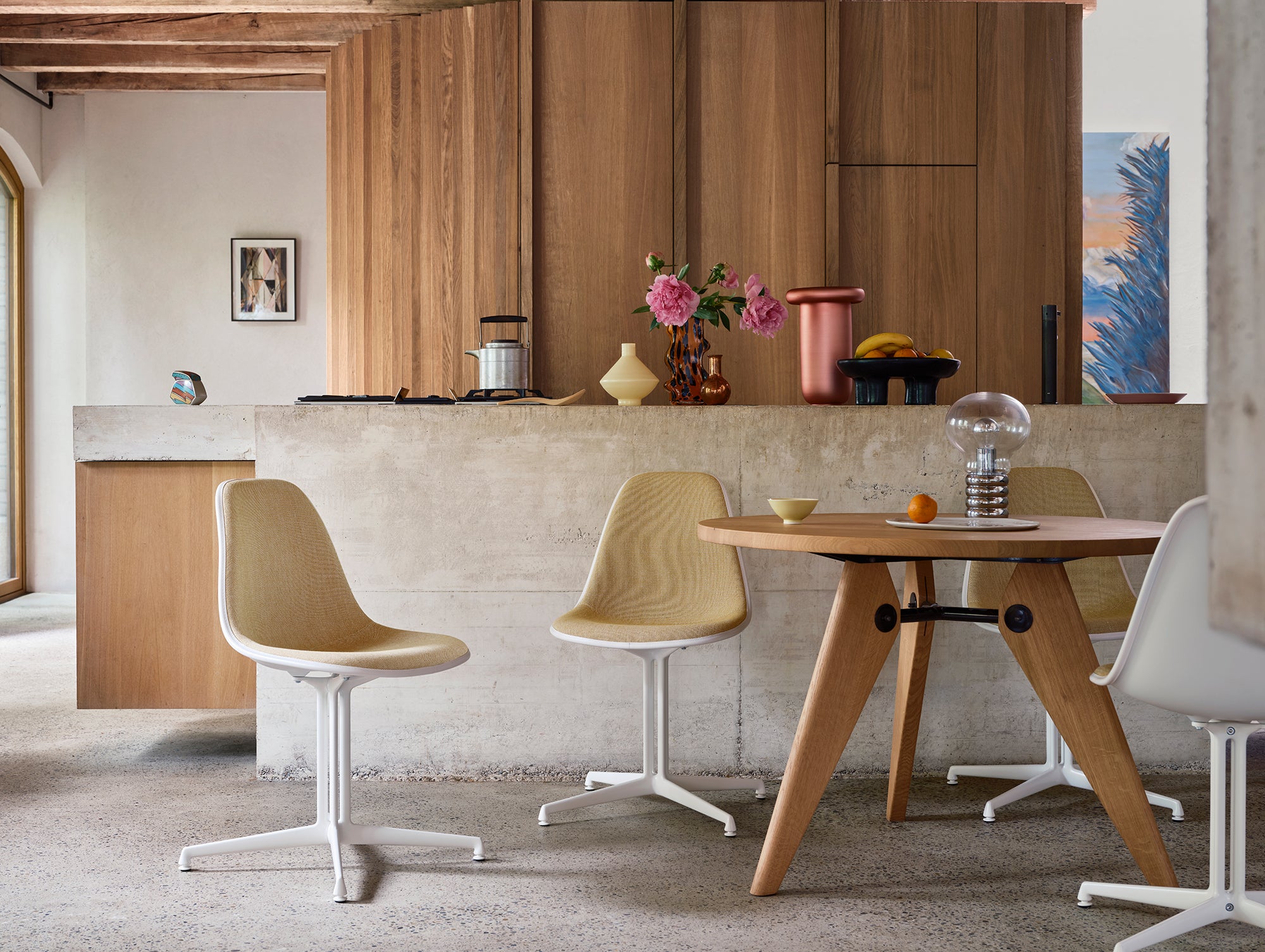 Vitra ゲリドン ダイニングテーブル – Really Well Made