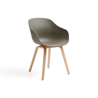 About A Chair AAC 222 - New Colours by HAY / Khaki Shell / Lacquered Oak Base