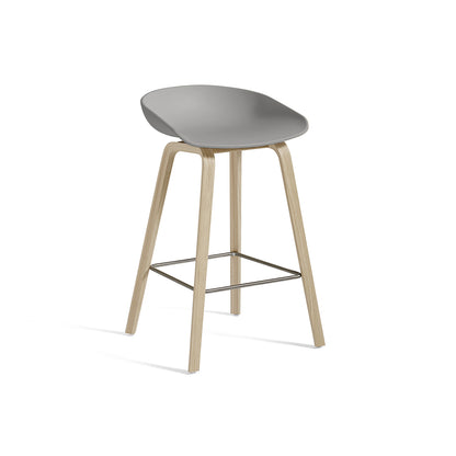 About A Stool AAS 32 by HAY - H 65cm / Concrete Grey  Shell / Soaped Oak Base