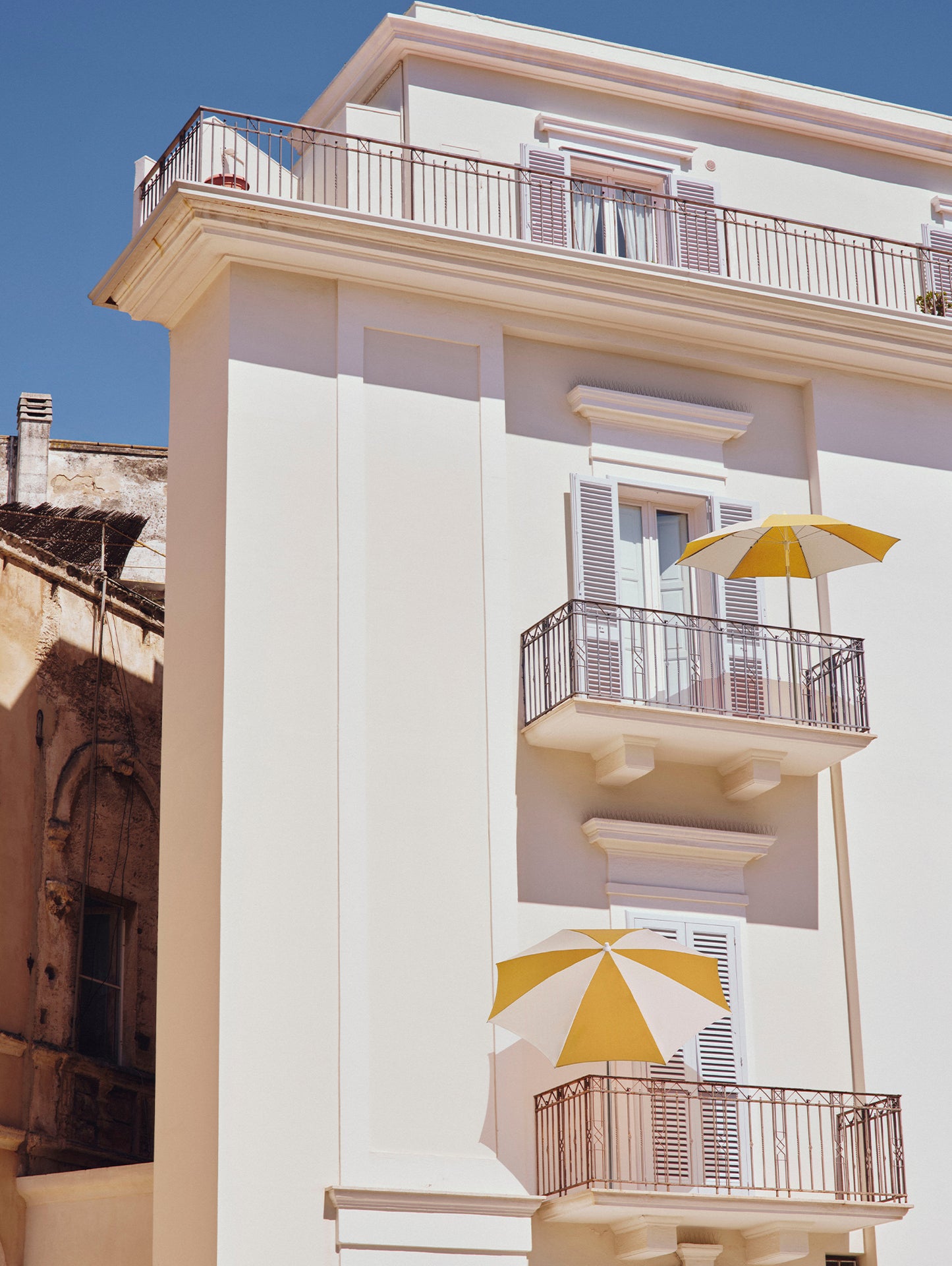 Terrazza Parasol by HAY - Octagon / Off-White and Ochre
