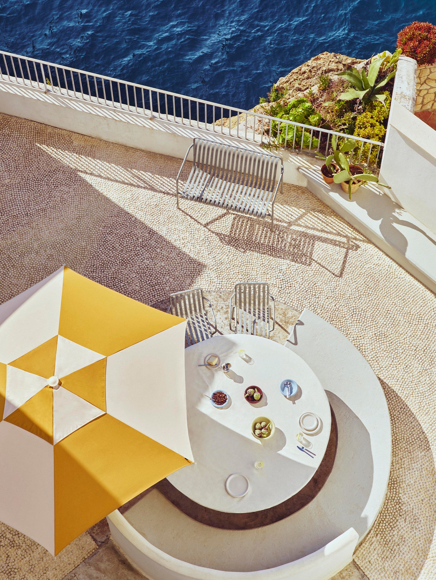 Terrazza Parasol by HAY - Hexagon / Off White and Ochre