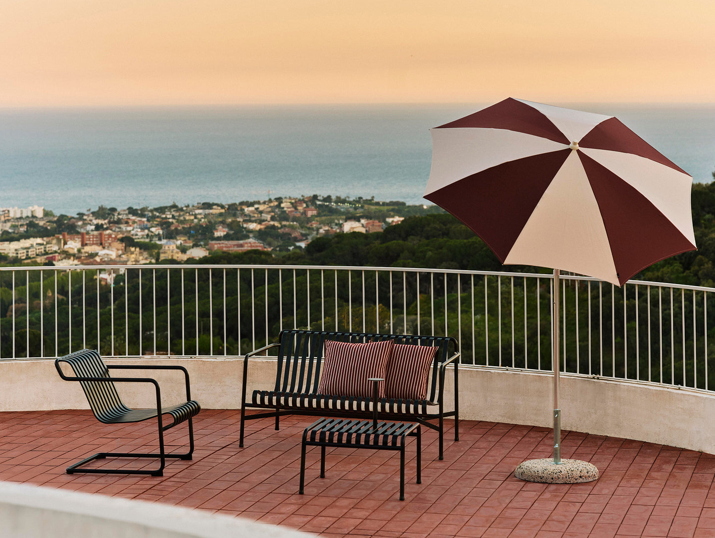 Terrazza Parasol by HAY - Octagon / Off-White and Burgundy