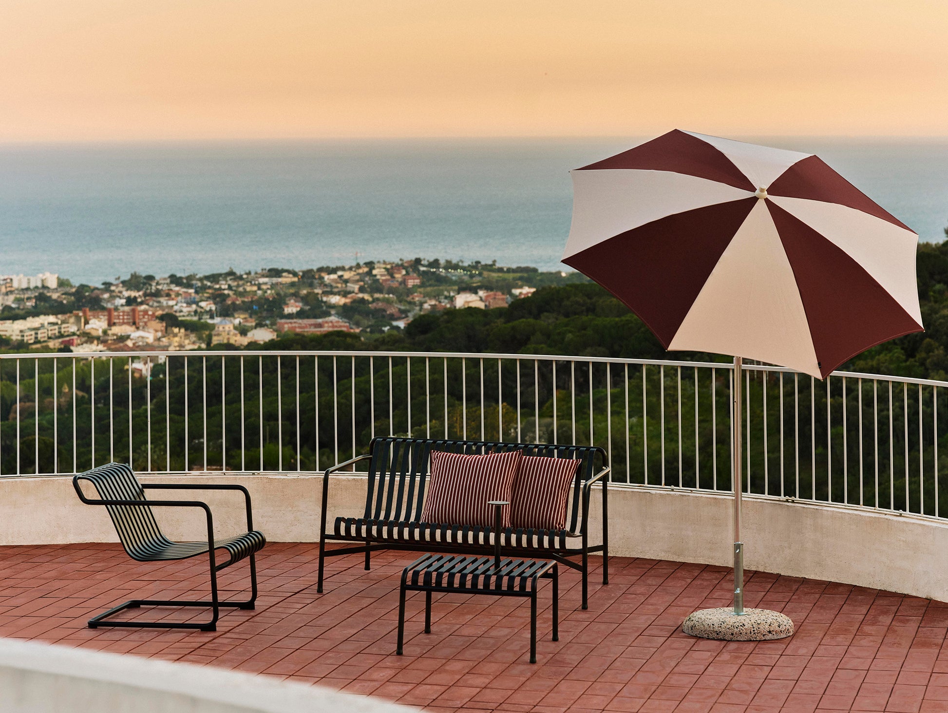 Terrazza Parasol by HAY - Octagon / Off-White and Burgundy