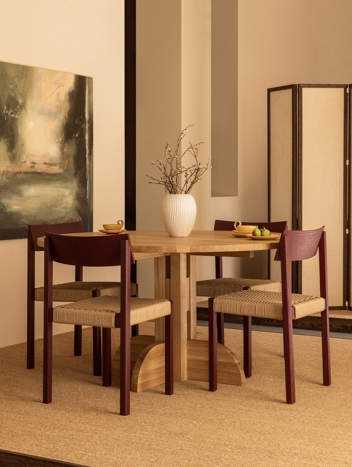 Puffin Round Dining Table (Solid Oak)