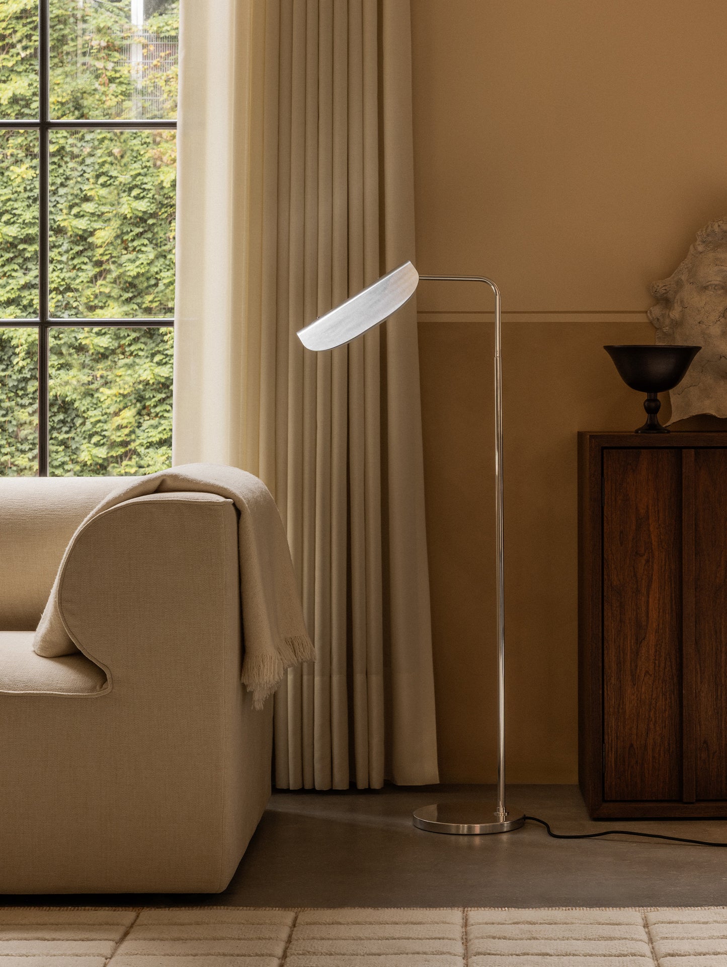 Wing Floor Lamp by Audo Copenhagen - Polished Aluminium