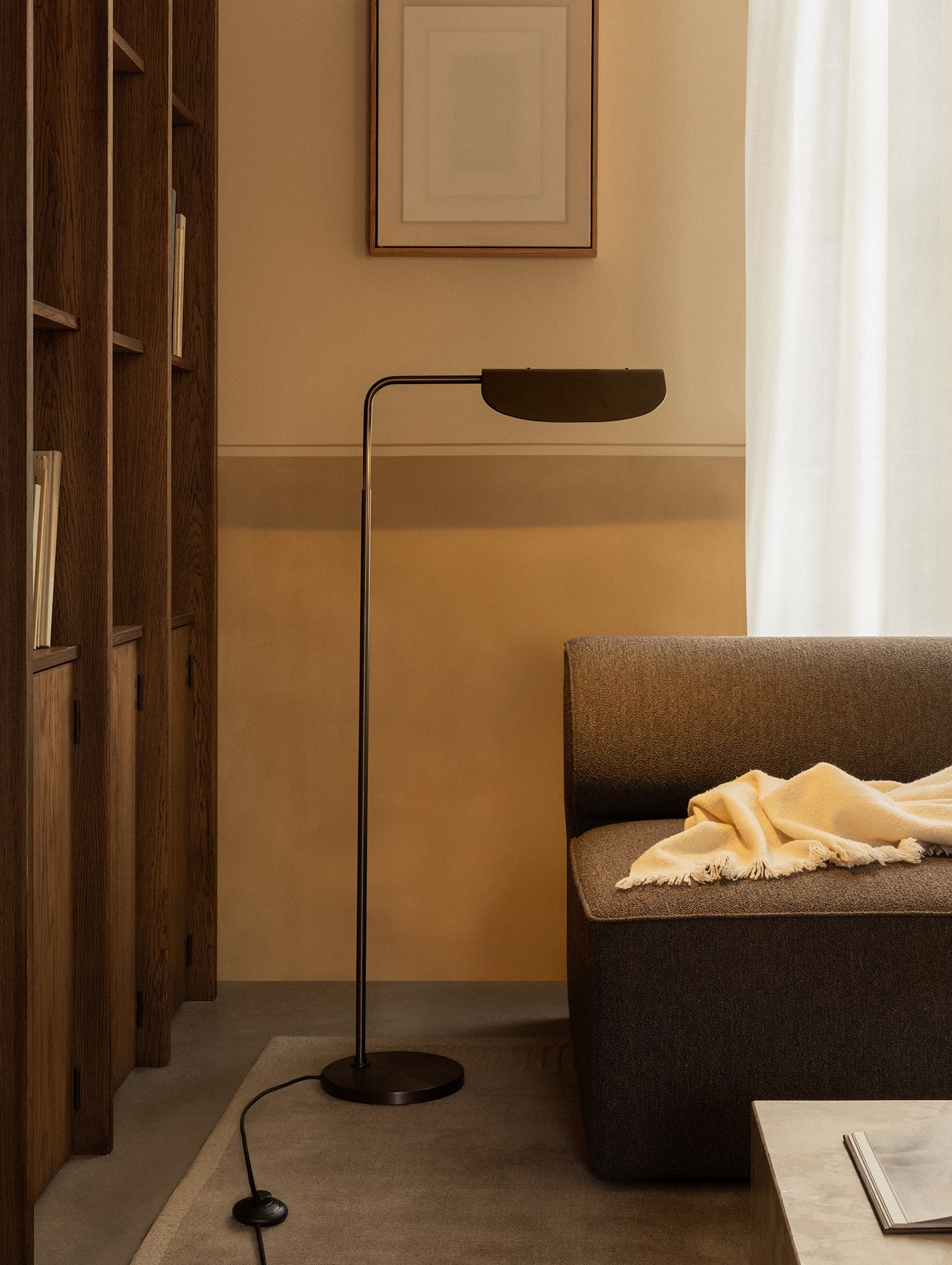 Wing Floor Lamp by Audo Copenhagen - Bronzed Aluminium