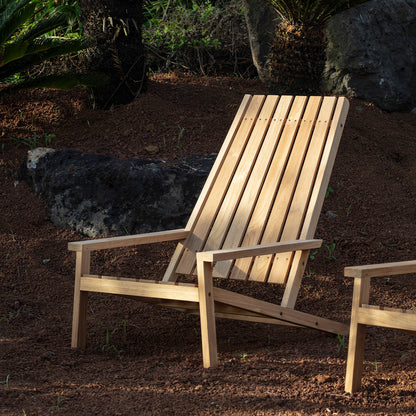 Between Lines Deck Chair by Fritz Hansen