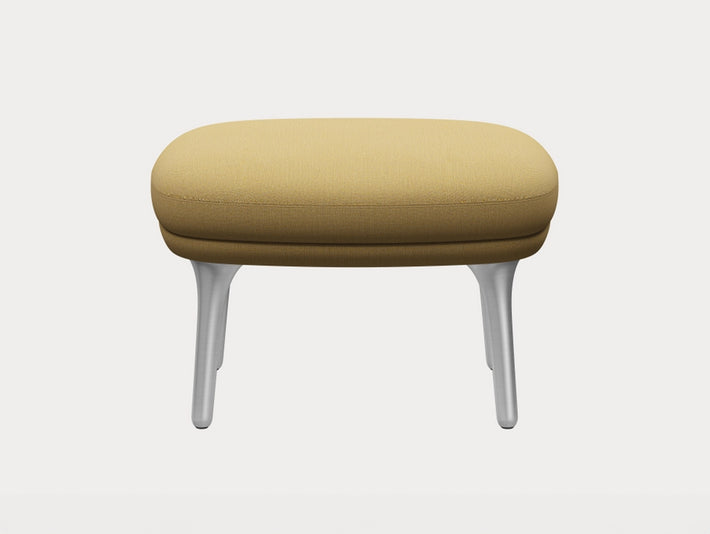 Fri Ottoman by Fritz Hansen - JH14 / 
Outside: Christianshavn 1110 / Seat: Christianshavn 1110