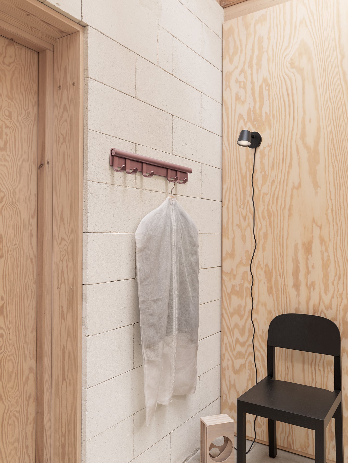 Tip Wall Lamp