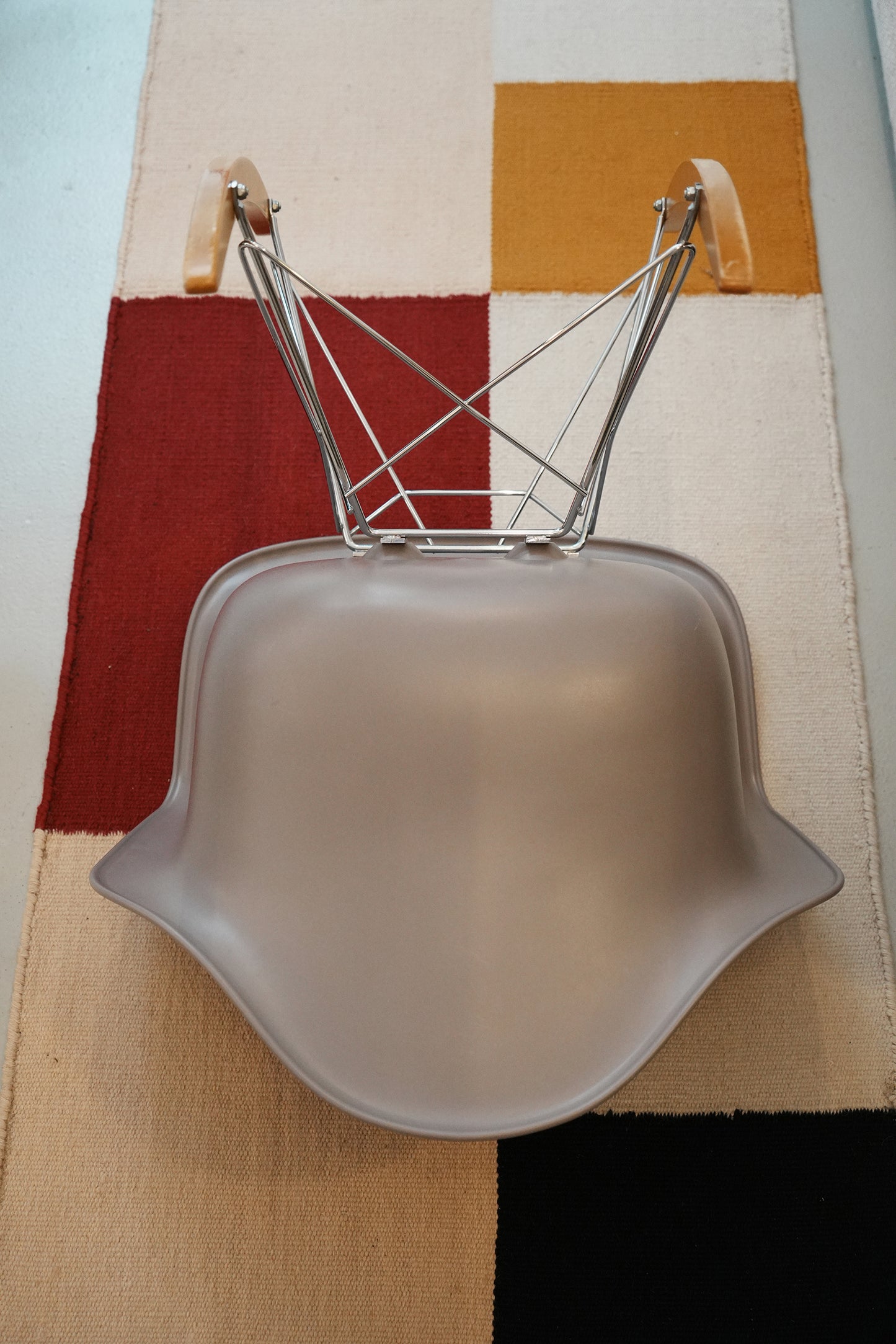 イームズ RAR プラスチック アームチェア RE