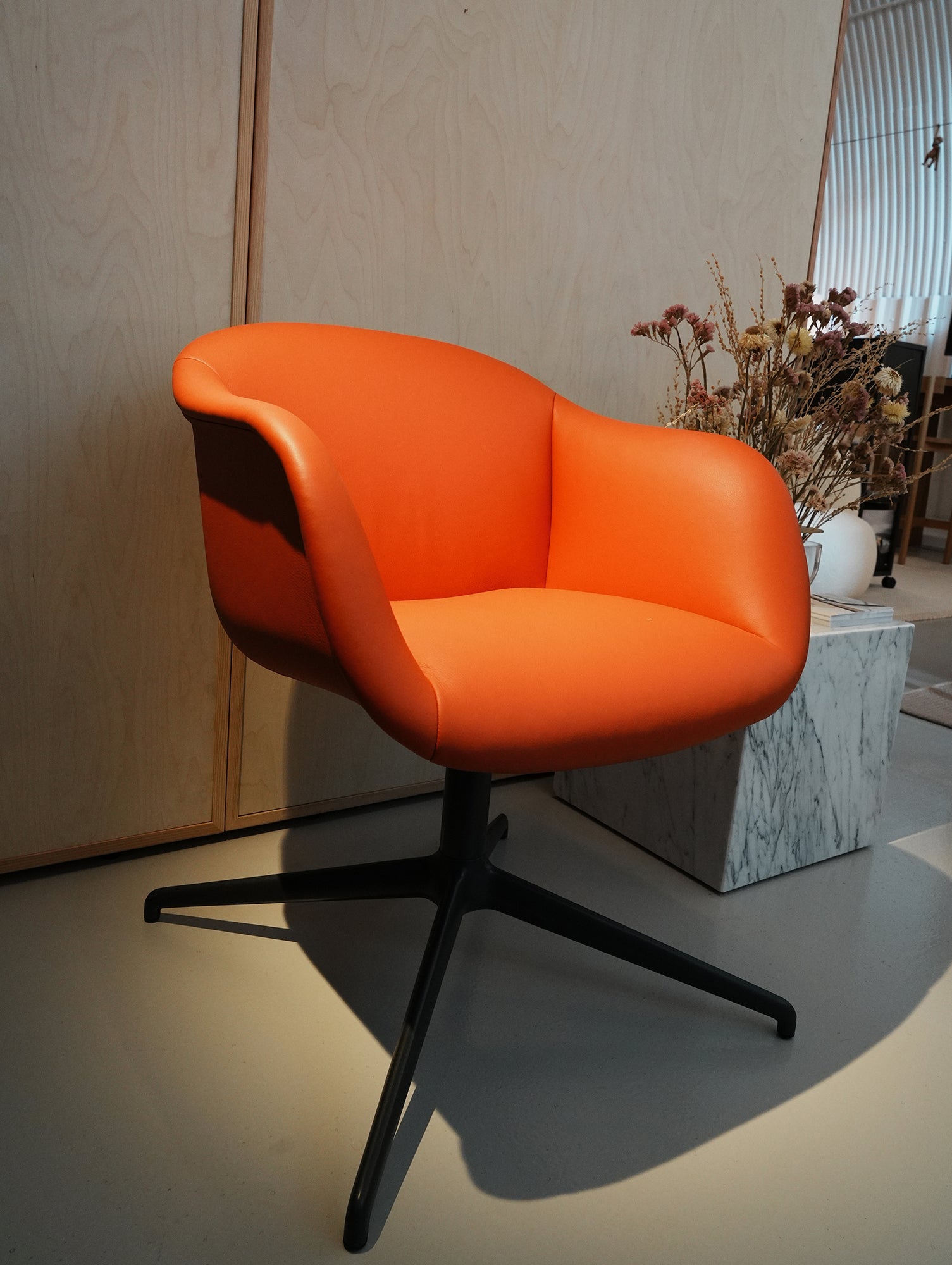 Fiber Soft Armchair / Anthracite Swivel Base / Easy Leather / Redorange 245 by Muuto