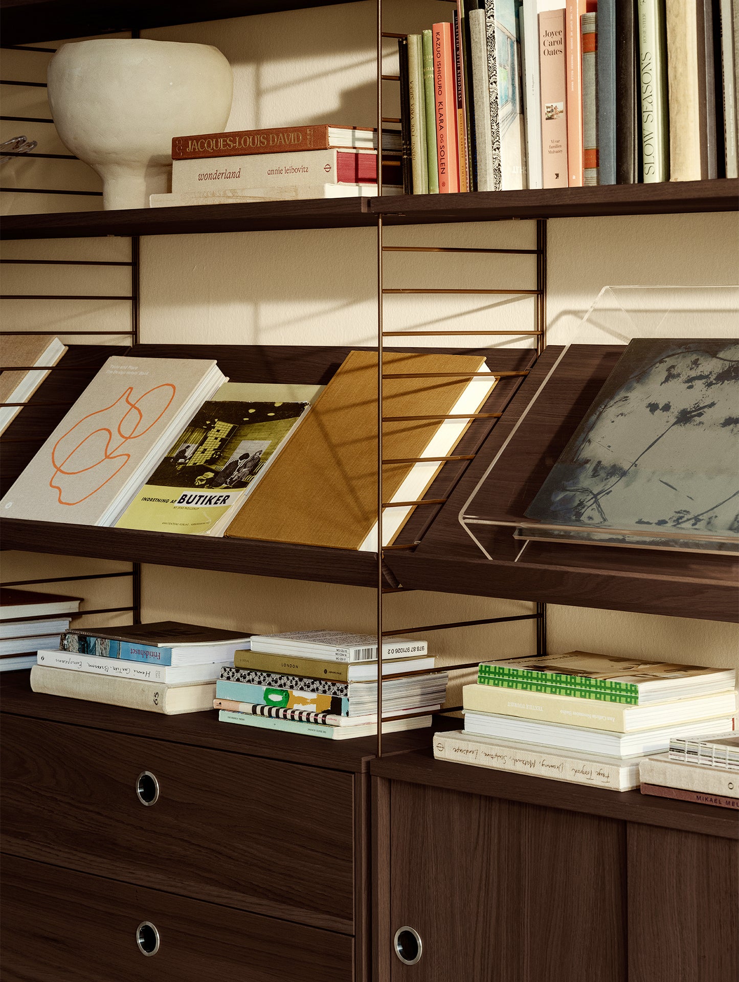 String System Magazine Shelf by String - Dark Oak