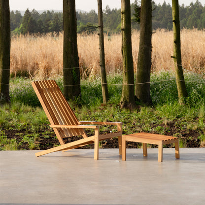 Between Lines Deck Chair by Fritz Hansen