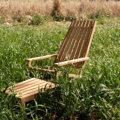 Between Lines Deck Chair by Fritz Hansen