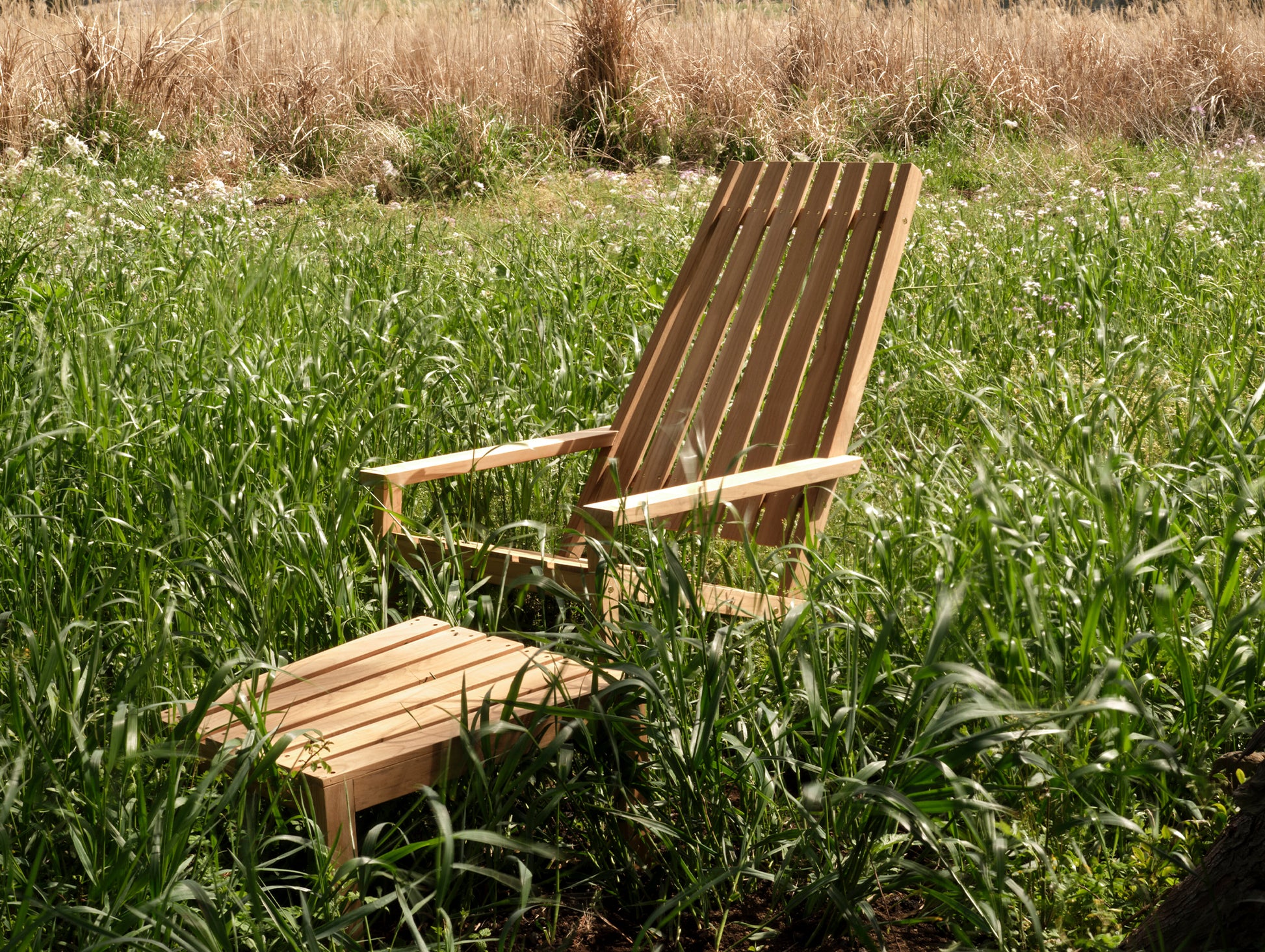 Between Lines Deck Chair by Fritz Hansen