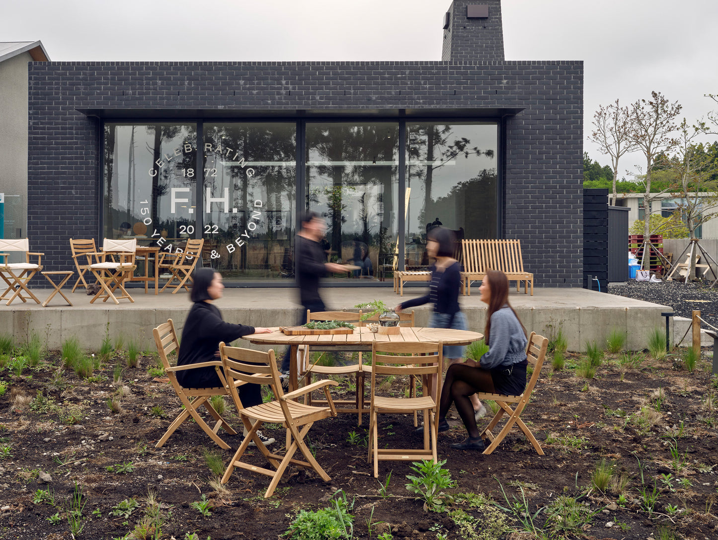 Selandia Extendable Table by Fritz Hansen